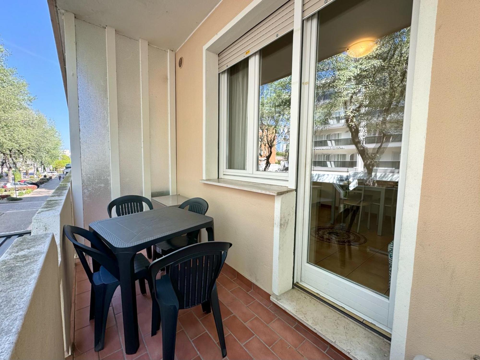 Condominio Bussola Bibione Bagian luar foto