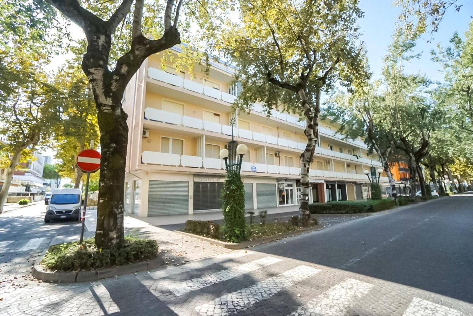 Condominio Bussola Bibione Bagian luar foto